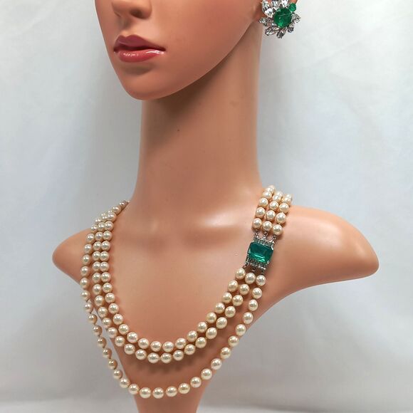 VENDOME & Crown Trifari Vintage Glamour Girl Faux Pearl Necklace Earrings Runway - Picture 4 of 9